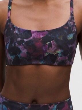Lululemon NWT Wunder train strappy racer bra A/B